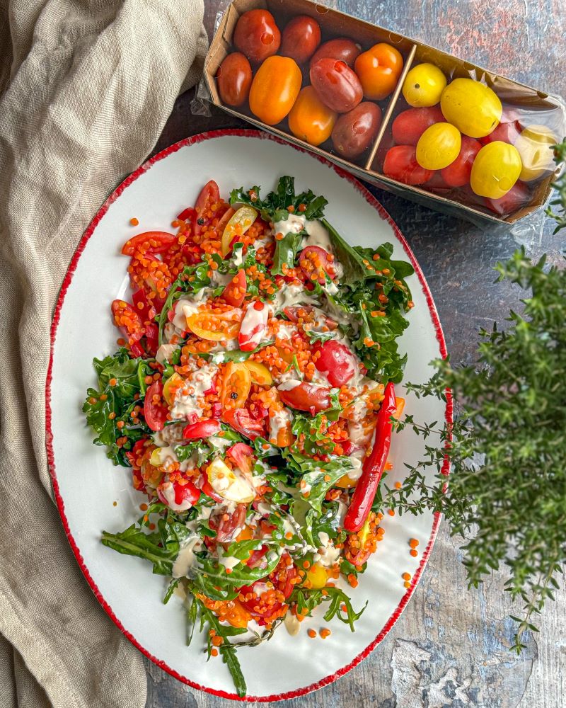 ჩერი პომიდვრის სალათა წითელი ოსპით