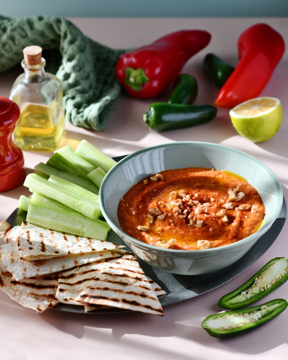 ტკბილი წიწაკის პიკანტური ჰუმუსი