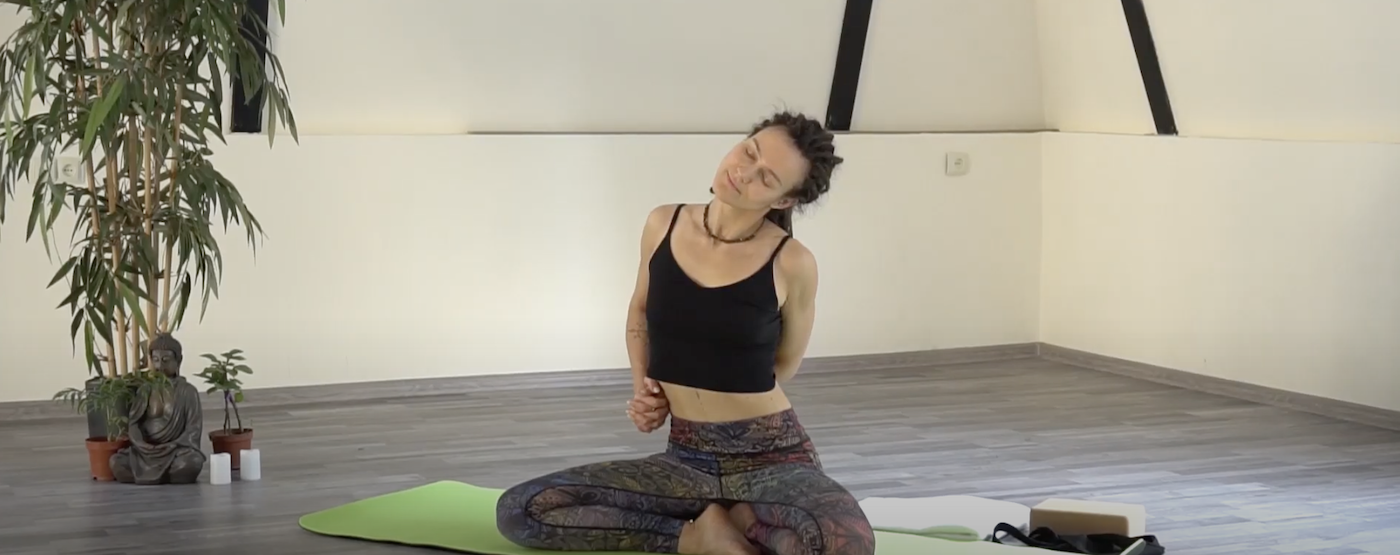 იოგა – კისრის ვარჯიში